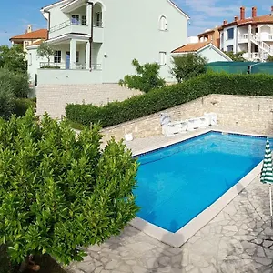 Noela Pula